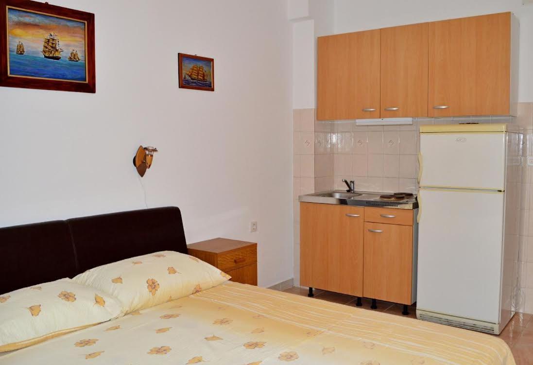Apartmani Peko Đảo Pag Ngoại thất bức ảnh