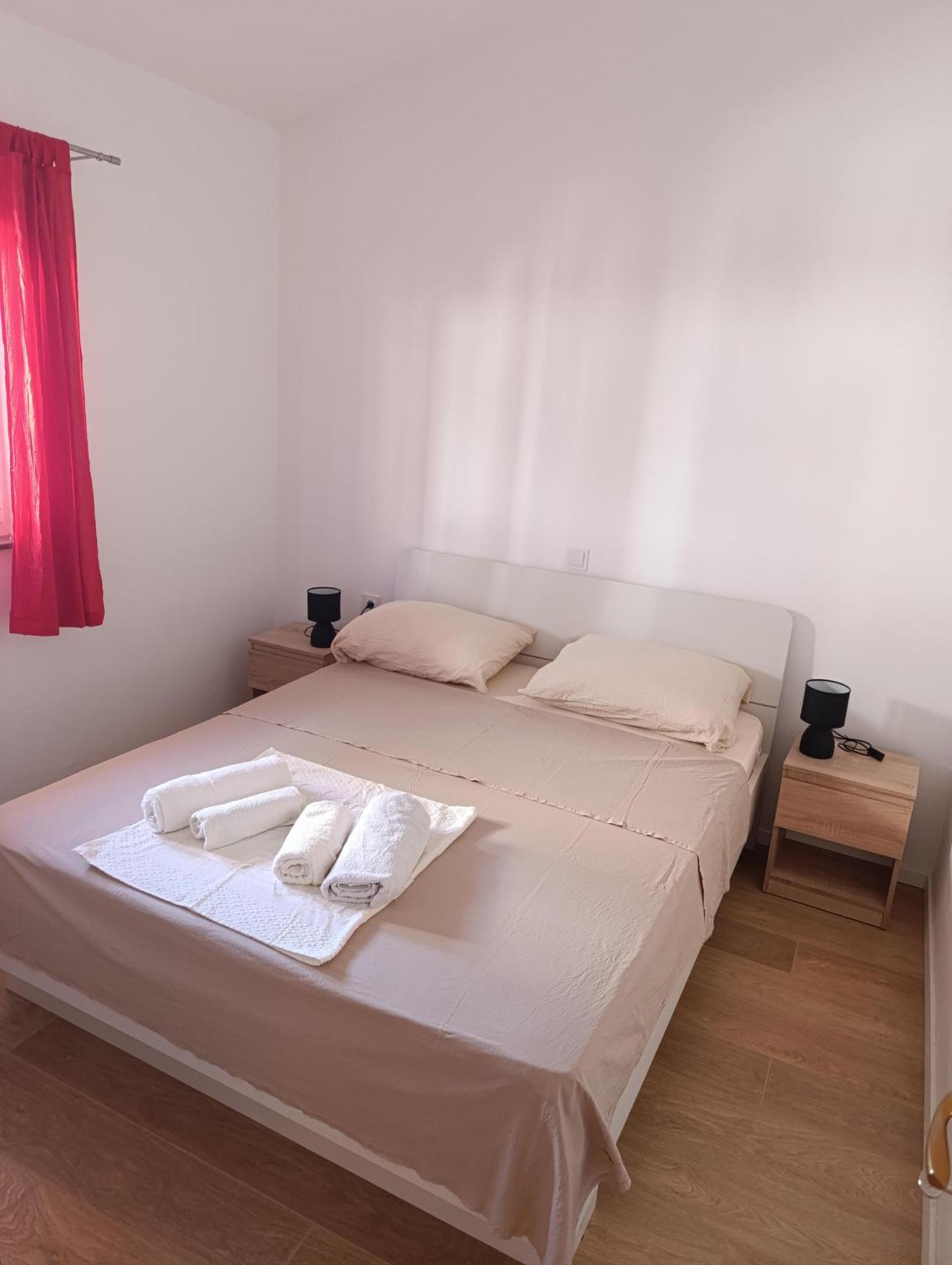 Apartmani Peko Đảo Pag Ngoại thất bức ảnh