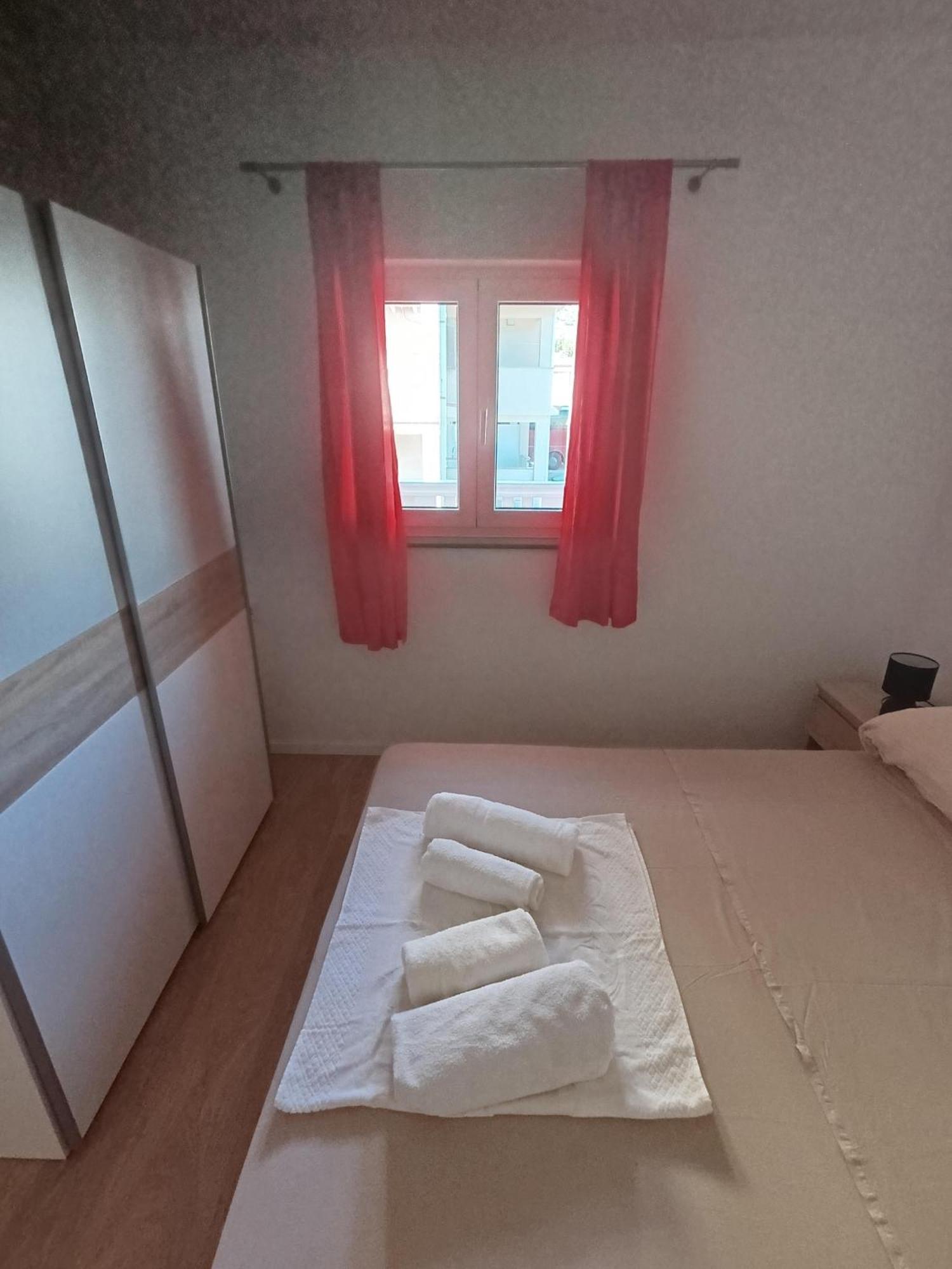 Apartmani Peko Đảo Pag Ngoại thất bức ảnh