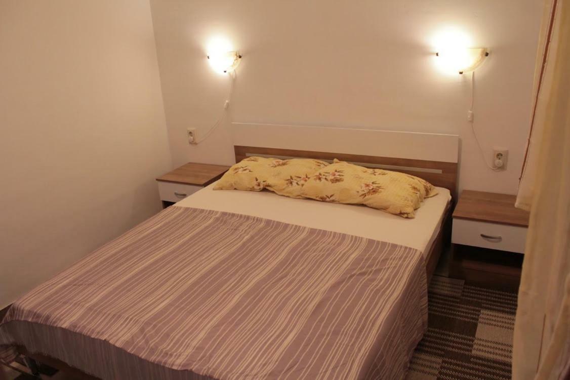 Apartmani Peko Đảo Pag Ngoại thất bức ảnh