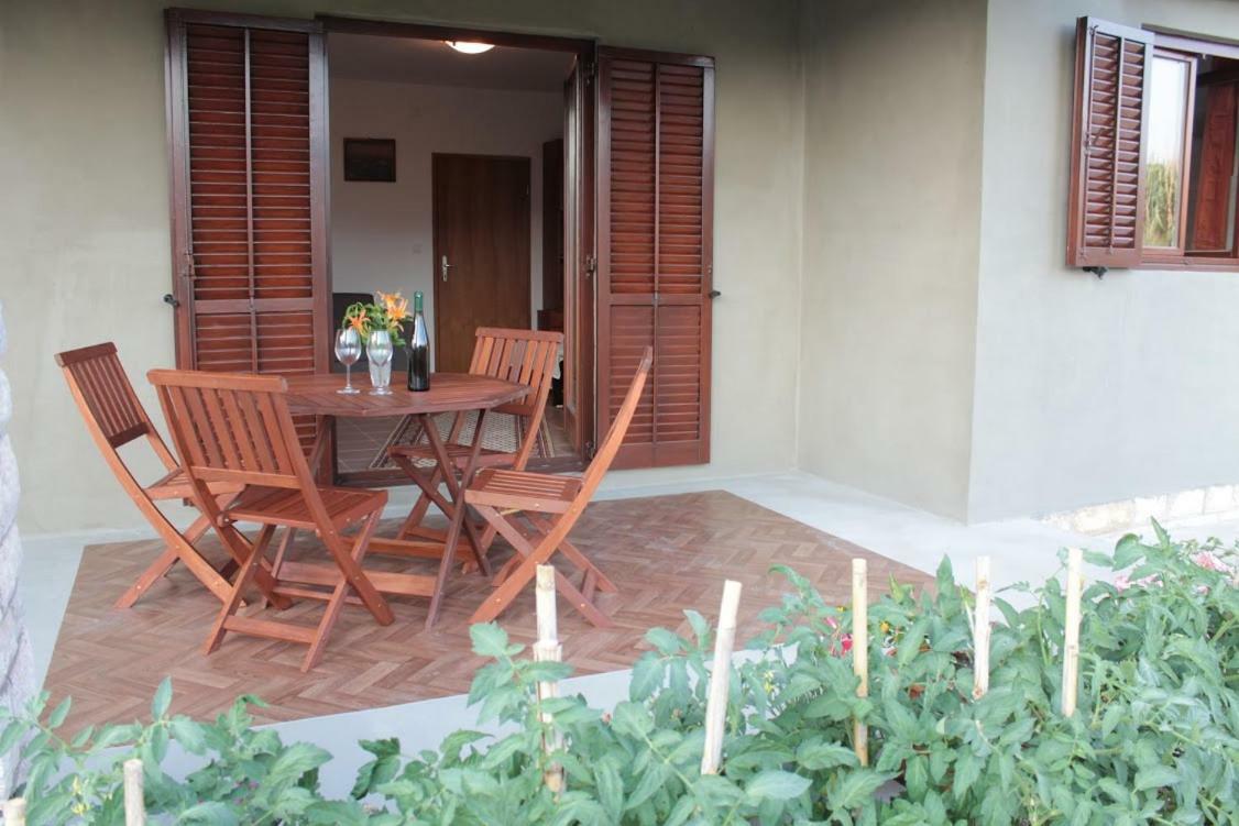 Apartmani Peko Đảo Pag Ngoại thất bức ảnh