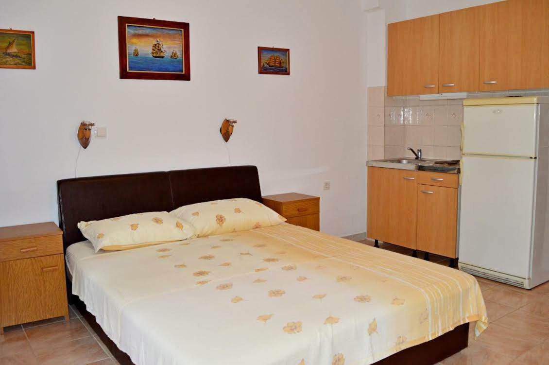 Apartmani Peko Đảo Pag Ngoại thất bức ảnh