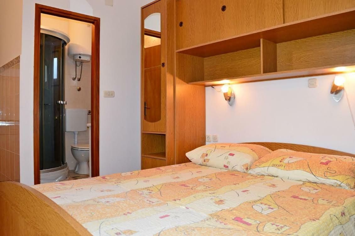 Apartmani Peko Đảo Pag Ngoại thất bức ảnh